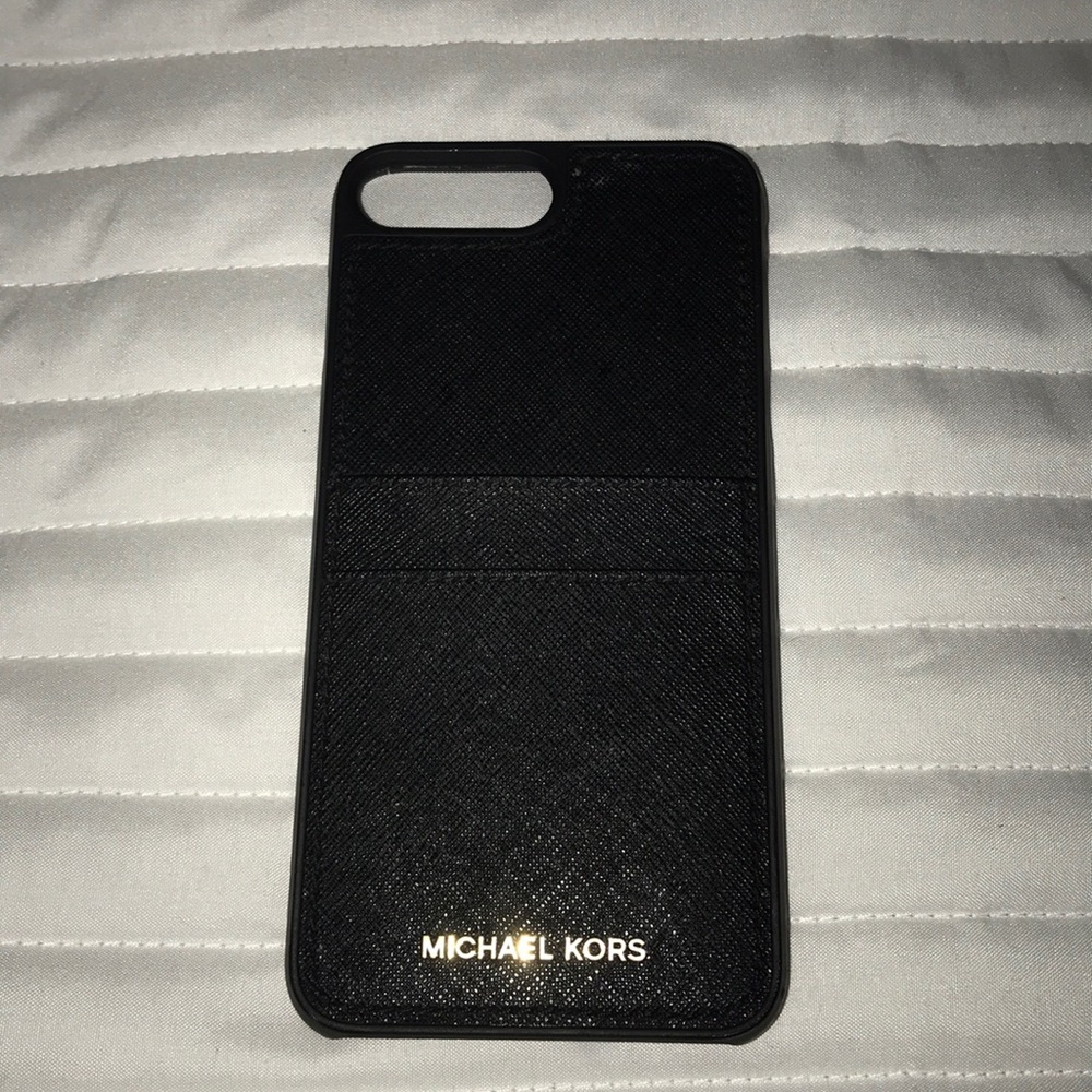 Good condition Michael Kors case